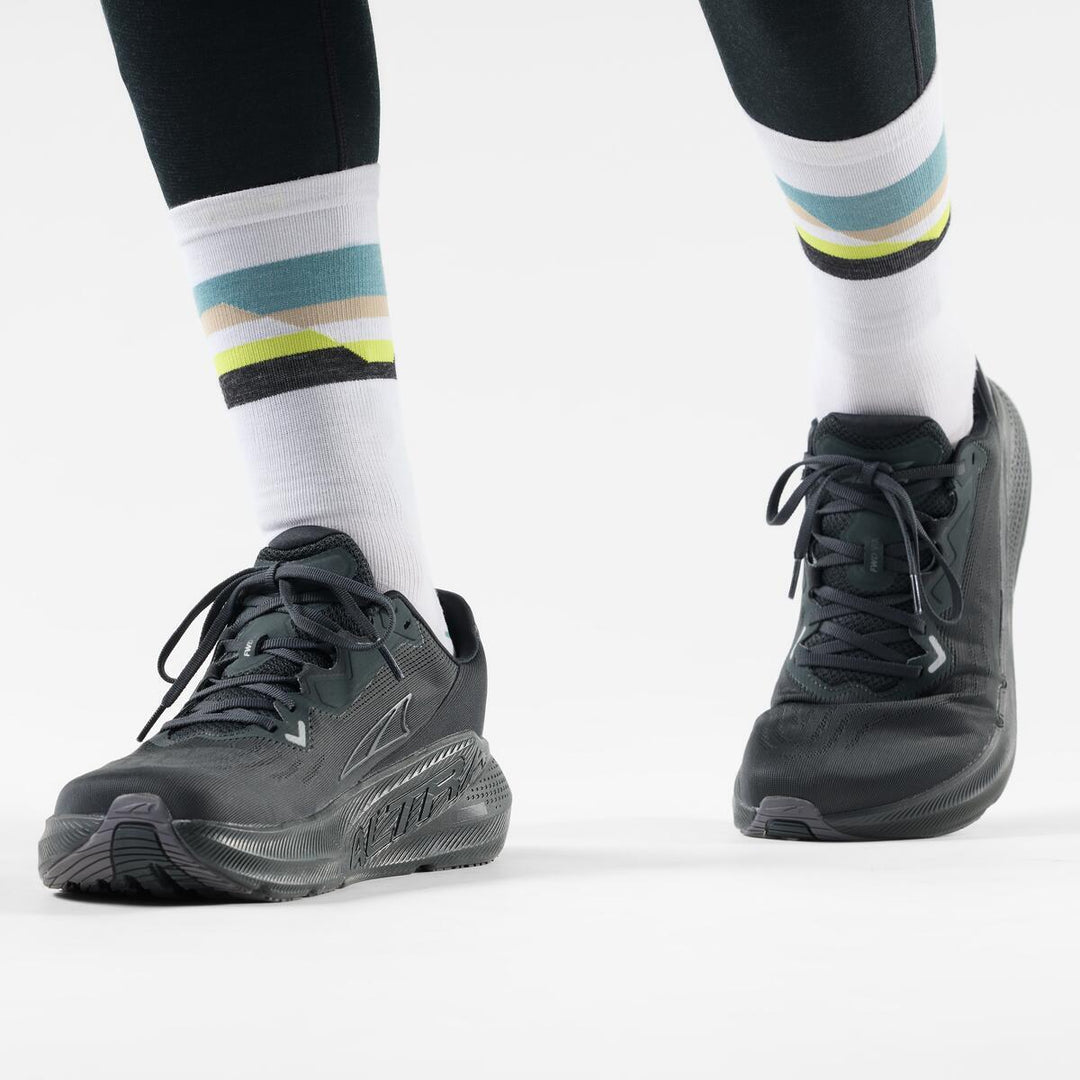 Run Cold Weather Horizons Crew Socks - Men's