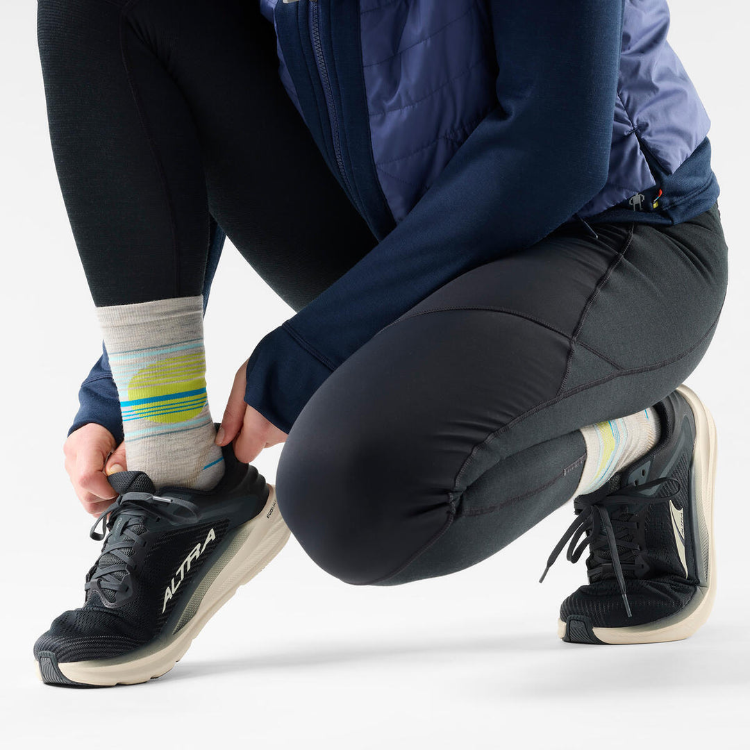 Run Cold Weather Targeted Cushion Glow Track Crew Socks - Women's