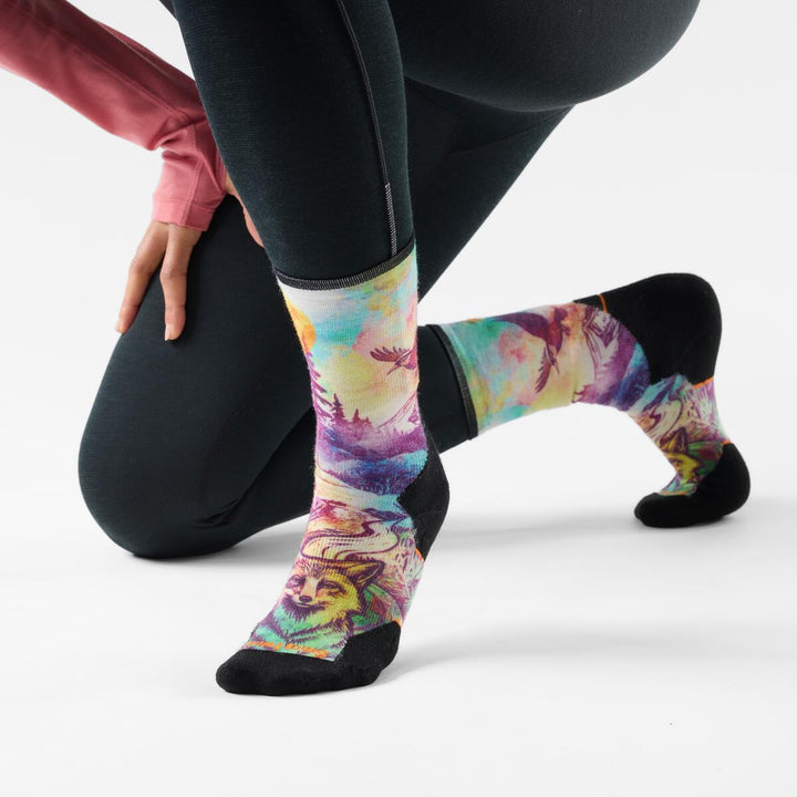 Trail Run Targeted Cushion Serene Peak Print Crew Socks - Women's