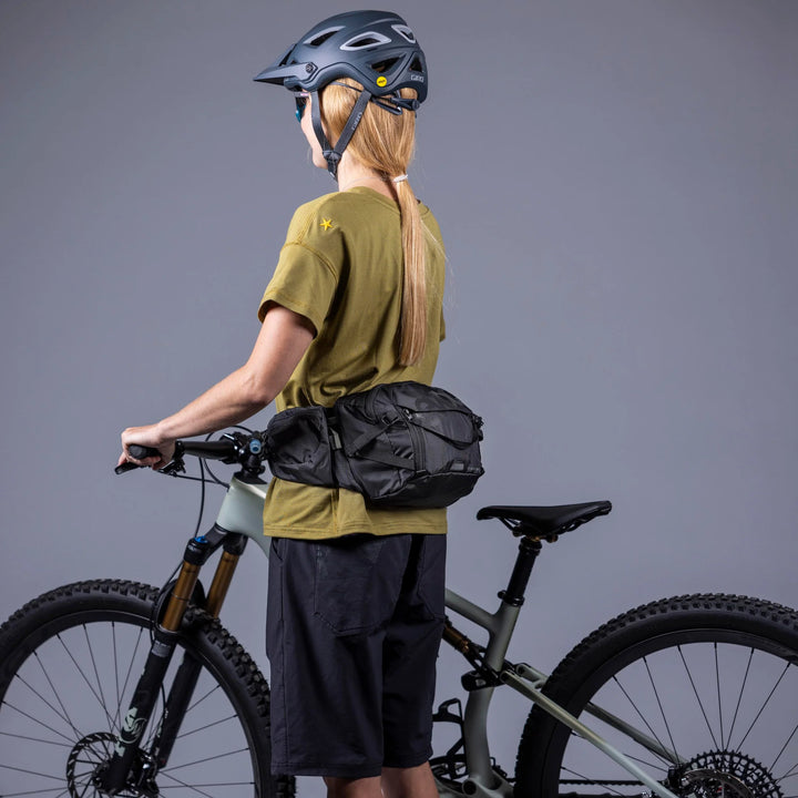 Hip Pack Pro 3 (3L) Bladder Included (1.5L)