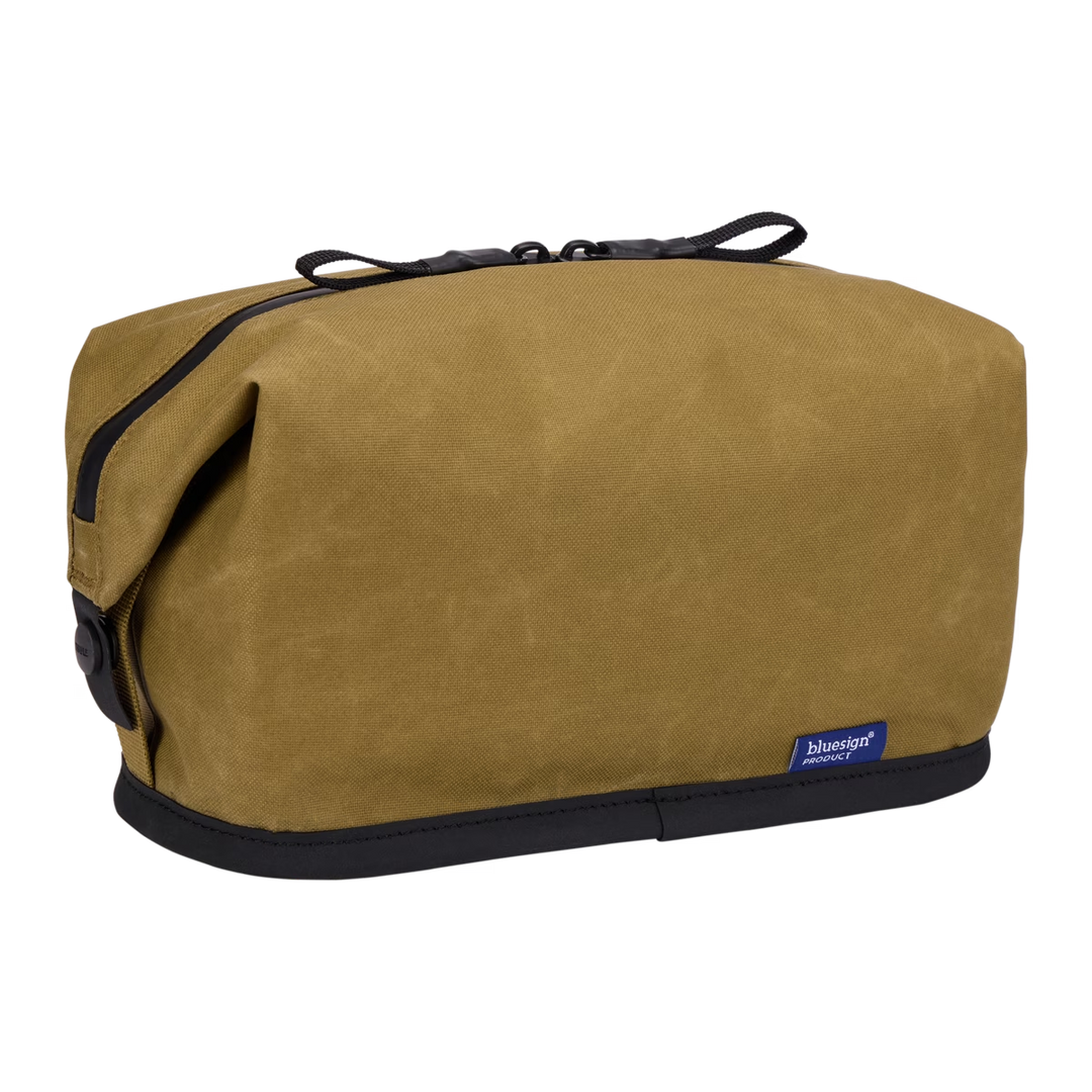 Aion Toiletry Bag